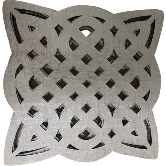 Silver Placemats Die Cut Set if 6 Vinyl Placemats Shiny Silver Black Felt Back - Picture 1 of 6